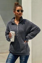 Afbeelding in Gallery-weergave laden, Dark Gray Traverse Pocketed Sherpa Pullover Sweatshirt