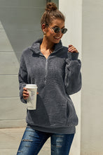 Afbeelding in Gallery-weergave laden, Dark Gray Traverse Pocketed Sherpa Pullover Sweatshirt