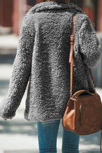 Afbeelding in Gallery-weergave laden, Gray Iconic Pocketed Sherpa Jacket