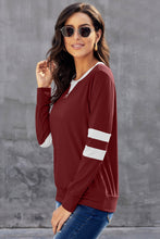 Afbeelding in Gallery-weergave laden, Red Addicted To You Long Sleeve Sweatshirt
