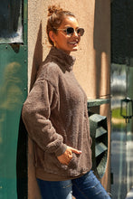 Afbeelding in Gallery-weergave laden, Brown Traverse Pocketed Sherpa Pullover Sweatshirt
