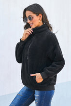 Afbeelding in Gallery-weergave laden, Black Traverse Pocketed Sherpa Pullover Sweatshirt
