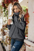 Afbeelding in Gallery-weergave laden, Dark Gray Traverse Pocketed Sherpa Pullover Sweatshirt
