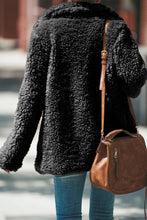 Afbeelding in Gallery-weergave laden, Black Iconic Pocketed Sherpa Jacket
