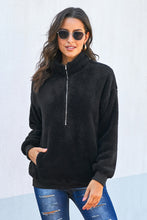 Afbeelding in Gallery-weergave laden, Black Traverse Pocketed Sherpa Pullover Sweatshirt
