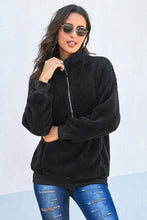 Afbeelding in Gallery-weergave laden, Black Traverse Pocketed Sherpa Pullover Sweatshirt
