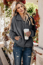 Afbeelding in Gallery-weergave laden, Dark Gray Traverse Pocketed Sherpa Pullover Sweatshirt
