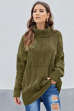 Afbeelding in Gallery-weergave laden, Green Soft Chenille Sweater
