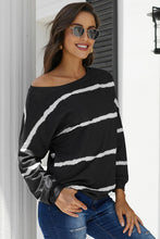 Afbeelding in Gallery-weergave laden, Black Tie Dye Sweatshirt
