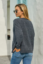 Afbeelding in Gallery-weergave laden, Gray Swoon And Snuggles Chenille Shift Sweater
