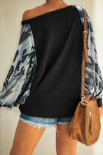 Afbeelding in Gallery-weergave laden, Black Squadron Thermal Camo Contrast Dolman Top

