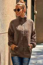 Afbeelding in Gallery-weergave laden, Brown Traverse Pocketed Sherpa Pullover Sweatshirt
