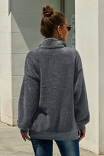 Afbeelding in Gallery-weergave laden, Dark Gray Traverse Pocketed Sherpa Pullover Sweatshirt
