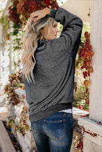 Afbeelding in Gallery-weergave laden, Dark Gray Traverse Pocketed Sherpa Pullover Sweatshirt
